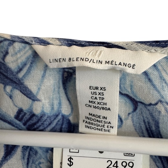 NWT H&M Linen-Blend Crop Blouse in Blue Floral, Size XS - Picture 4 of 7